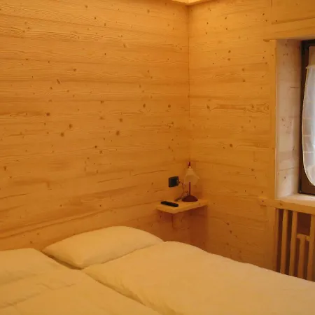 לינה וארוחת בוקר Le Riue 3*